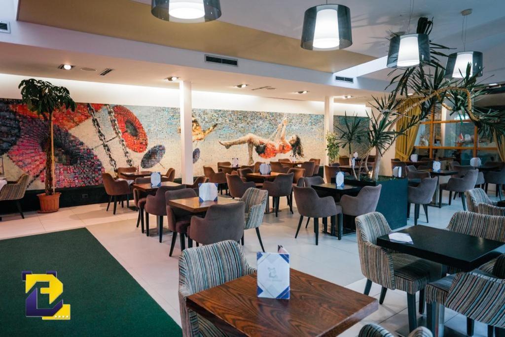 Hotel Bermon Тирана Экстерьер фото