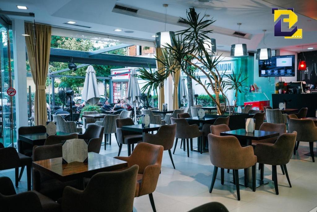 Hotel Bermon Тирана Экстерьер фото