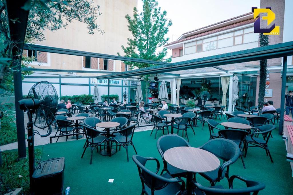 Hotel Bermon Тирана Экстерьер фото