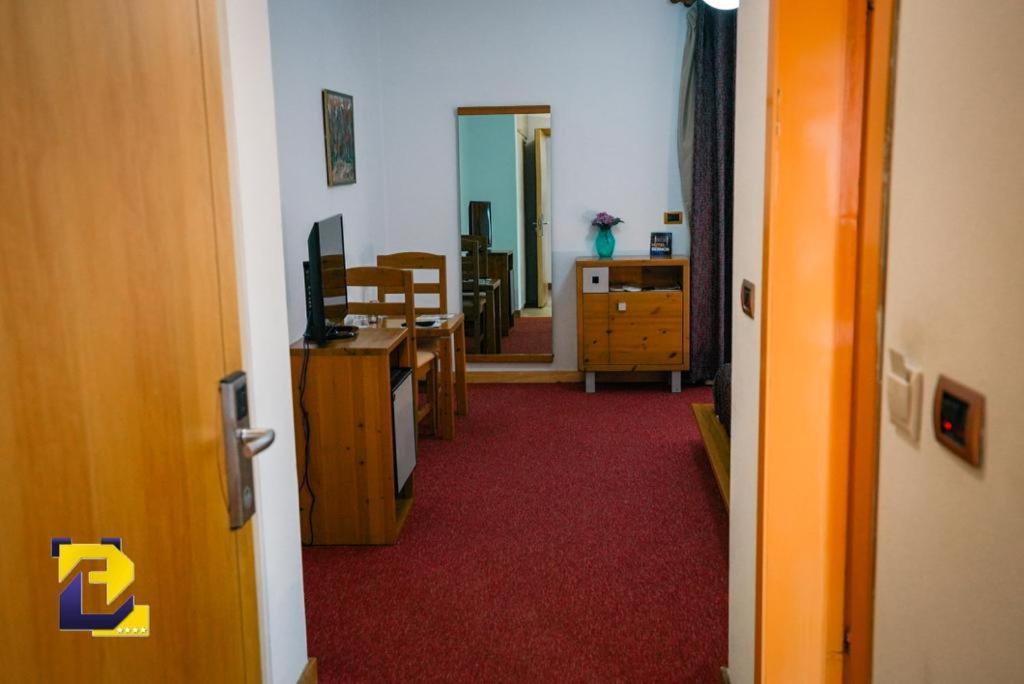 Hotel Bermon Тирана Экстерьер фото
