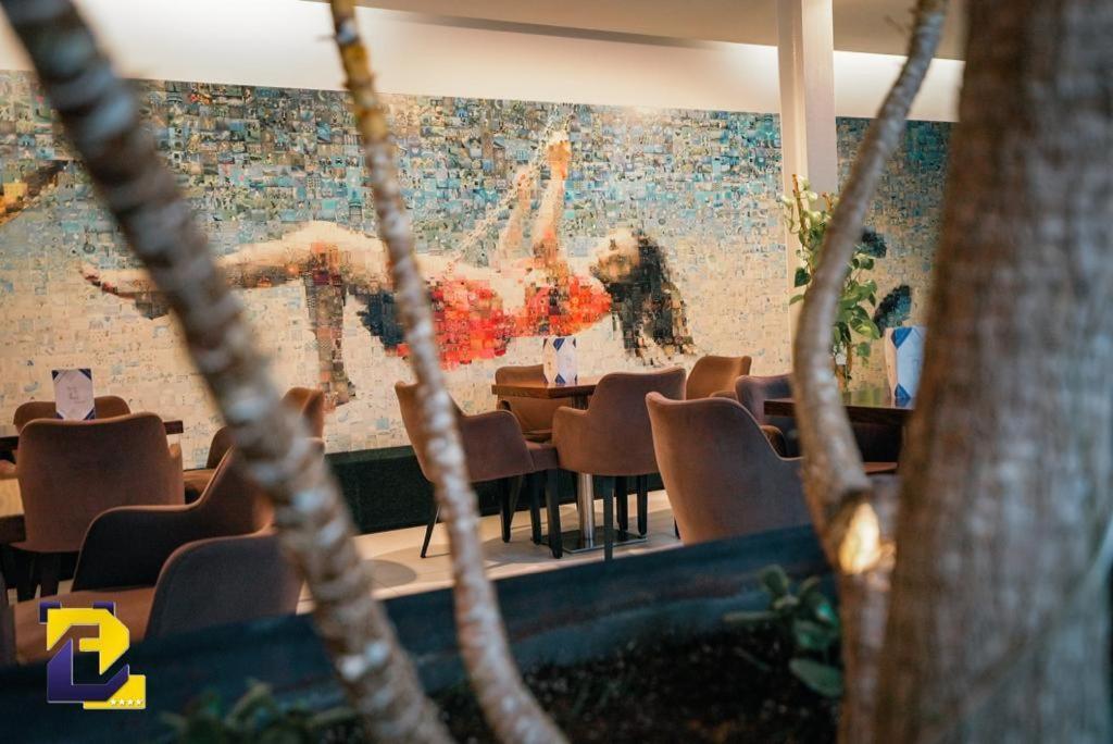 Hotel Bermon Тирана Экстерьер фото